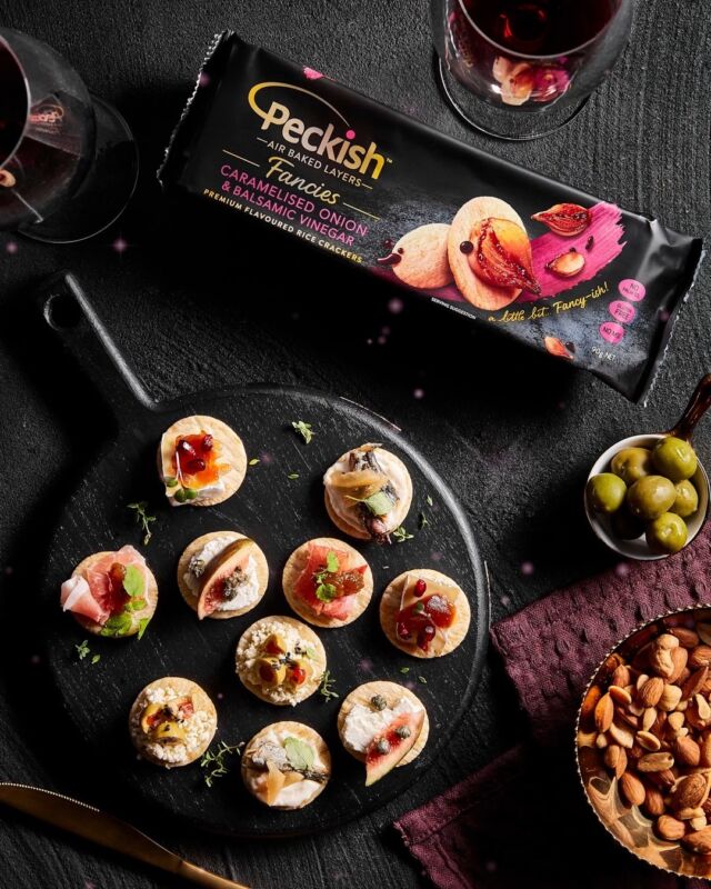 Fancy and flavourful, without the fuss 👑  Our Fancies Caramelised Onion and Vinegar turn any occasion into a delectable experience.  #ThinnerLighterCrispier #Snack #Crackers #FeelingPeckish